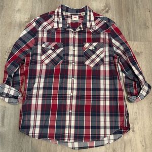 Men’s Levi’s button down shirt